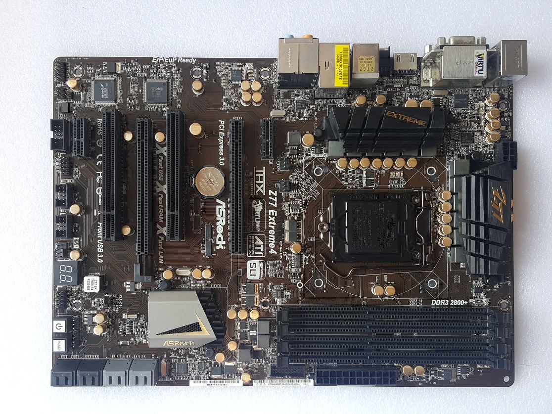 ASRock Z77 Extreme4 LGA 1155/Sockel H2 Intel (90-MXGKX0-A0UAYZ) Motherboard